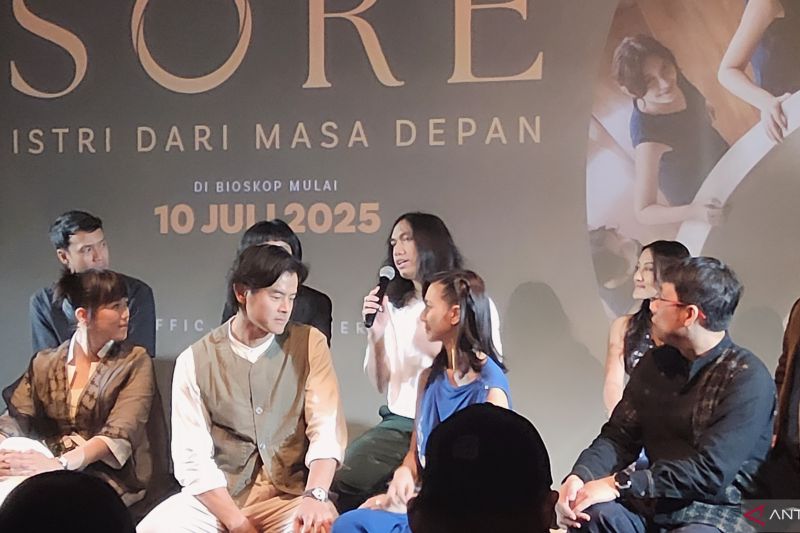 lirik-makna-lagu-terbuang-dalam-waktu-barasuara-dalam-film-sore