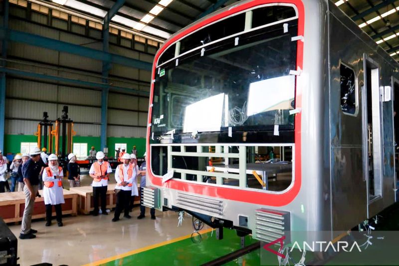 inka-banyuwangi-targetkan-produksi-250-gerbong-kereta-api-pada-2026