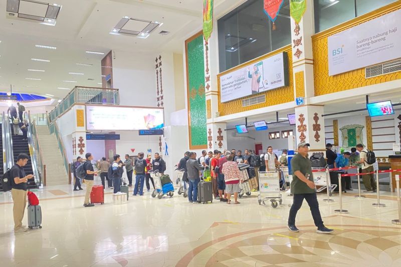 pengguna-transportasi-udara-tujuan-internasional-di-aceh-naik