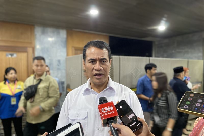mentan-serahkan-penindakan-212-produsen-beras-nakal-ke-penegak-hukum