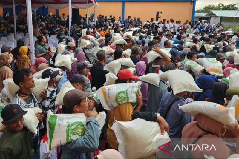 menko-perekonomian-sebut-bantuan-pangan-segera-berjalan