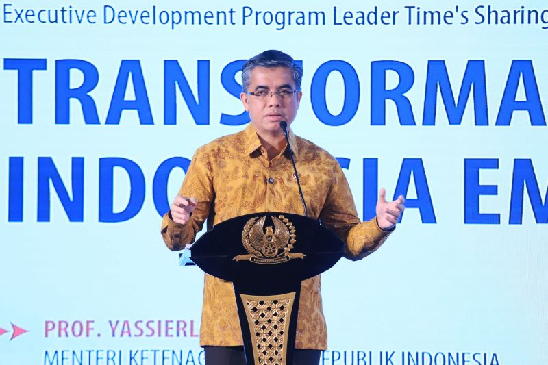 menaker-kearifan-lokal-penting-dalam-membangun-hubungan-industrial