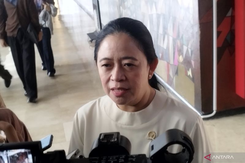Politik sepekan, parpol DPR soal putusan MK hingga Prabowo umrah