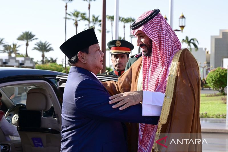 Presiden Prabowo disambut Pangeran MBS untuk pertemuan empat mata