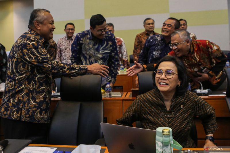 proyeksi-apbn-semester-ii-2025-ditetapkan-pendapatan-negara-rp1663-t