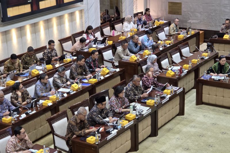 bi-prakirakan-rupiah-berada-di-kisaran-rp16000-rp16500-pada-2026