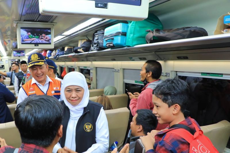 khofifah-pastikan-percepatan-proyek-srrl-dan-jalur-ganda-ka