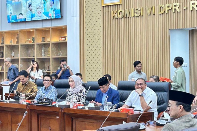 komisi-vi-dpr-dukung-transformasi-bisnis-manajemen-baru-telkom
