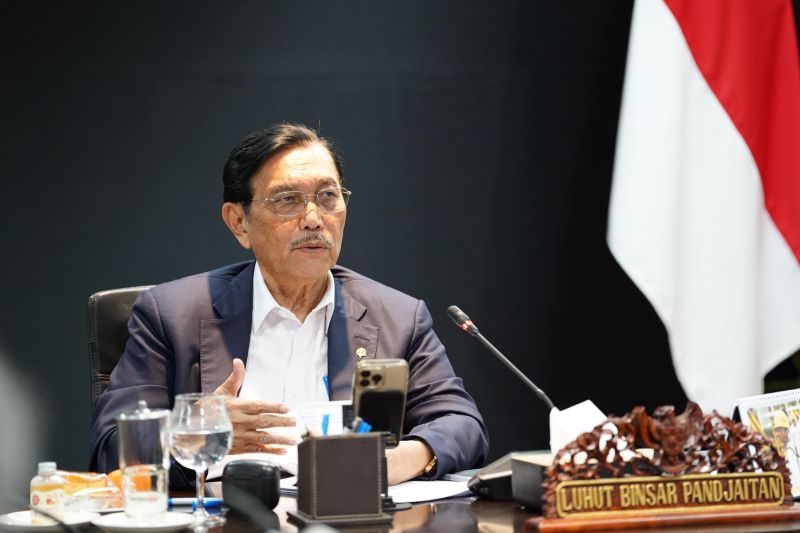luhut-tinjau-kesiapan-digitalisasi-program-bansos