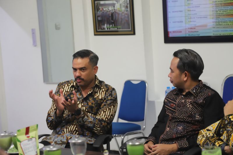 menteri-umkm-memaparkan-program-umkm-holding-di-jember