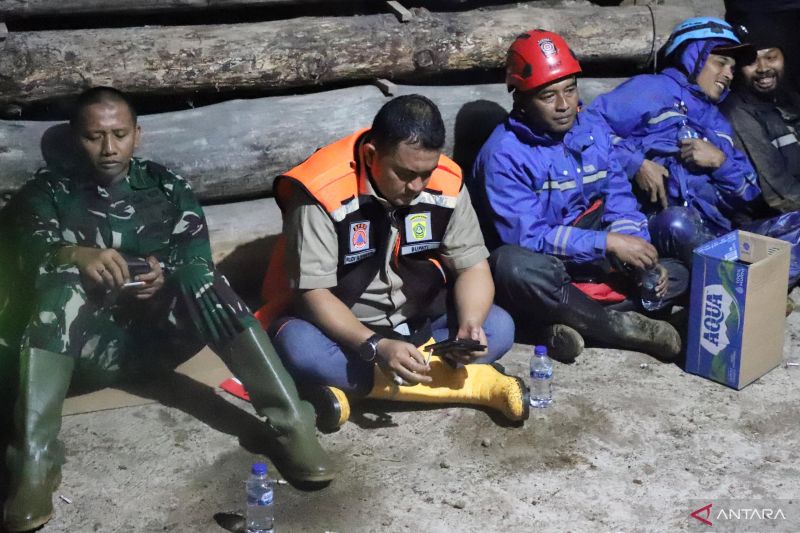Satu tewas dan dua masih hilang akibat banjir di Puncak, Bogor