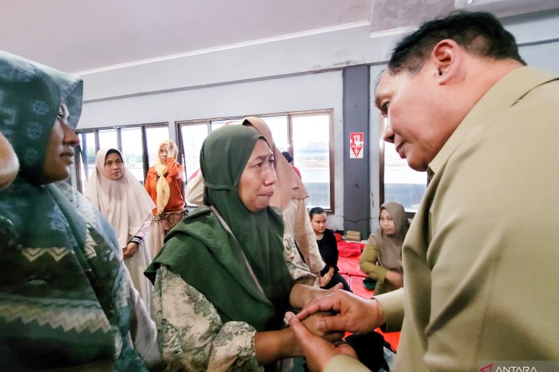 Anggota Komisi VII DPR RI temui keluarga korban kapal tenggelam