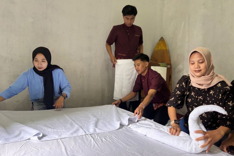 itdc-tingkatkan-sdm-pelayanan-tamu-homestay-di-desa-penyangga