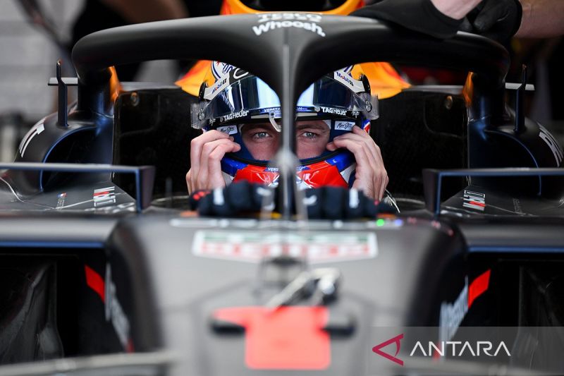 Button ingin lihat Verstappen dan Russell berada di satu tim