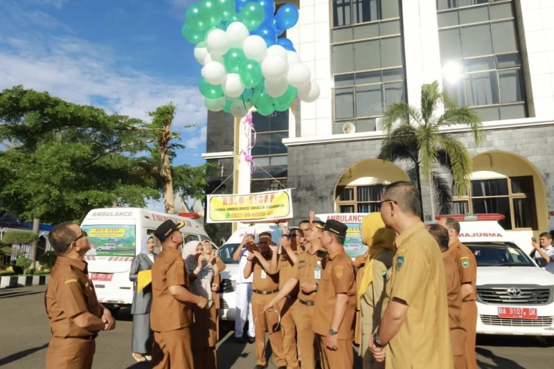 Pemkab Pasaman luncurkan ambulans gratis untuk layanan kesehatan