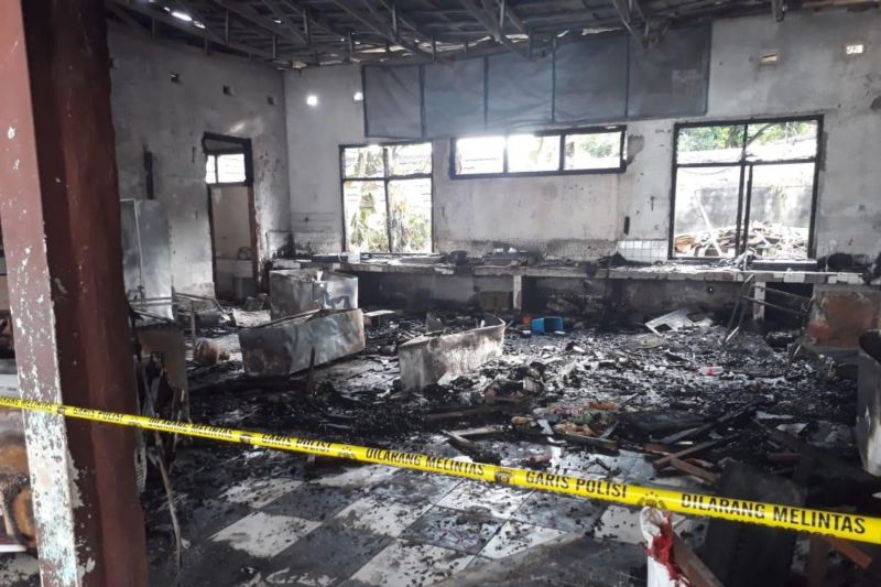 Api Lahap SMPN 4 Palembang: Diduga Korsleting, Disdik Gercep Pulihkan Sekolah!