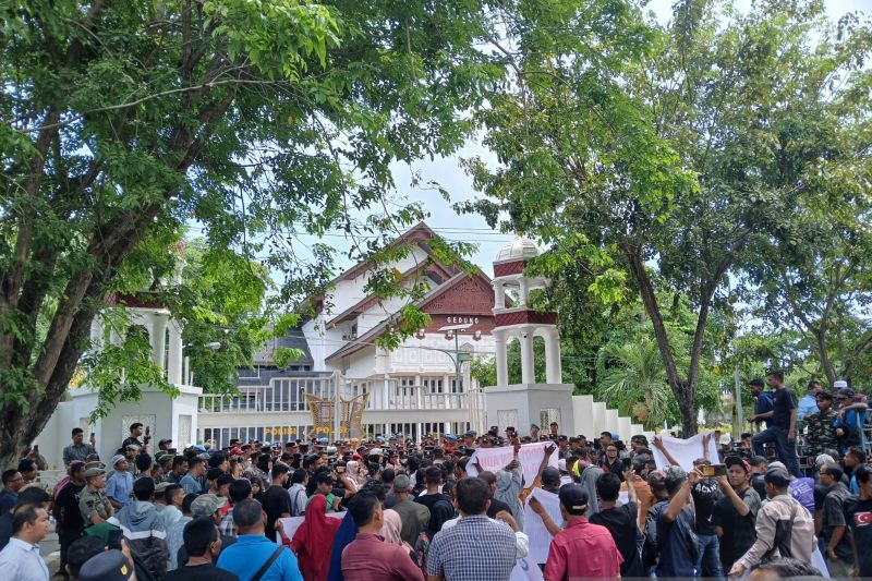 Warga Aceh demo tuntut pemerintah kembalikan tanah wakaf Blang Padang