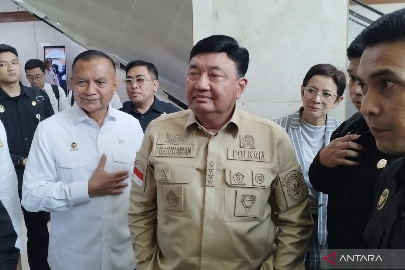 Menkopolkam minta publik tak terkecoh soal WNI ditahan di Myanmar