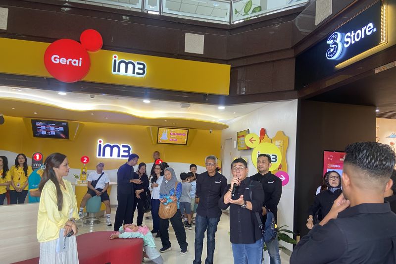 operator-seluler-sasar-wna-lewat-gerai-di-kawasan-wisata