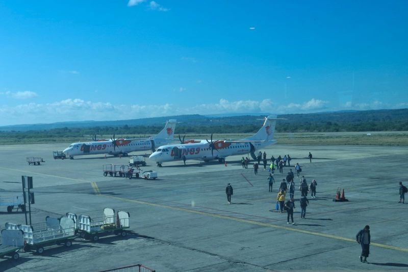 bandara-el-tari-sebut-4-rute-penerbangan-batal-akibat-erupsi-lewotobi