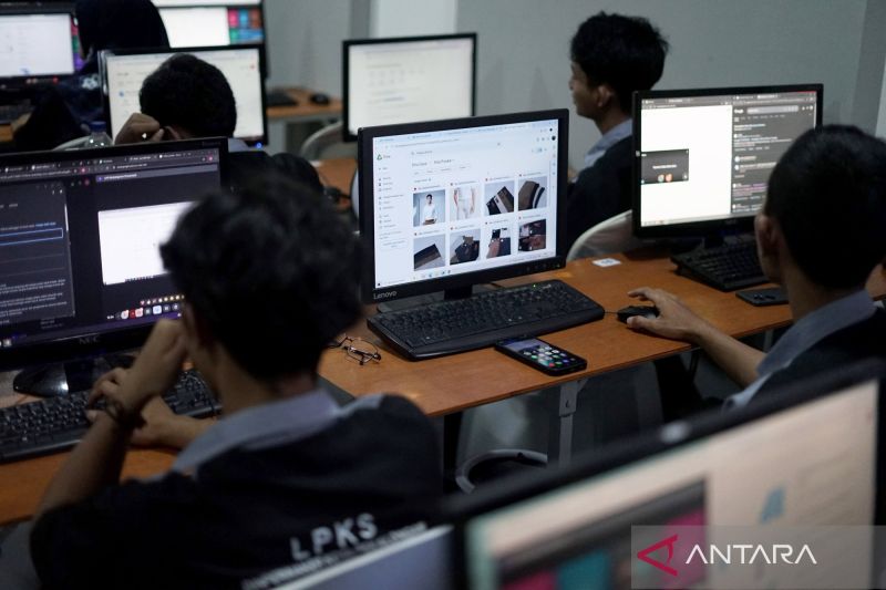 pengamat-pelatihan-relevan-penting-demi-penyerapan-tenaga-kerja-baru