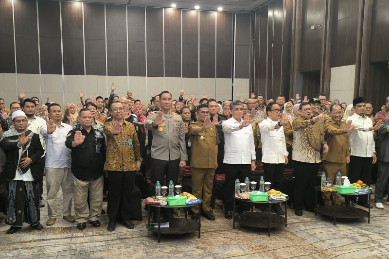 menaker-tegaskan-komitmen-hentikan-percaloan-kerja-di-kawasan-industri