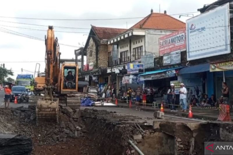 jalur-denpasar-gilimanuk-dialihkan-selama-sebulan-akibat-jalan-amblas