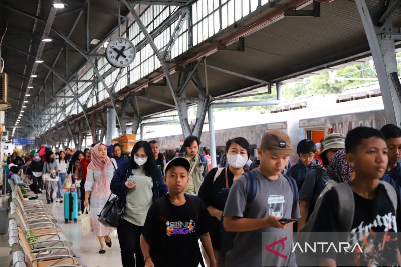 kai-group-melayani-2409-juta-pelanggan-selama-semester-i-2025