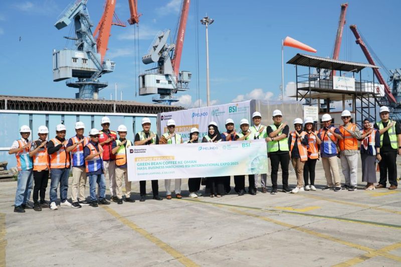 lampung-ekspor-perdana-green-bean-kopi-ke-oman