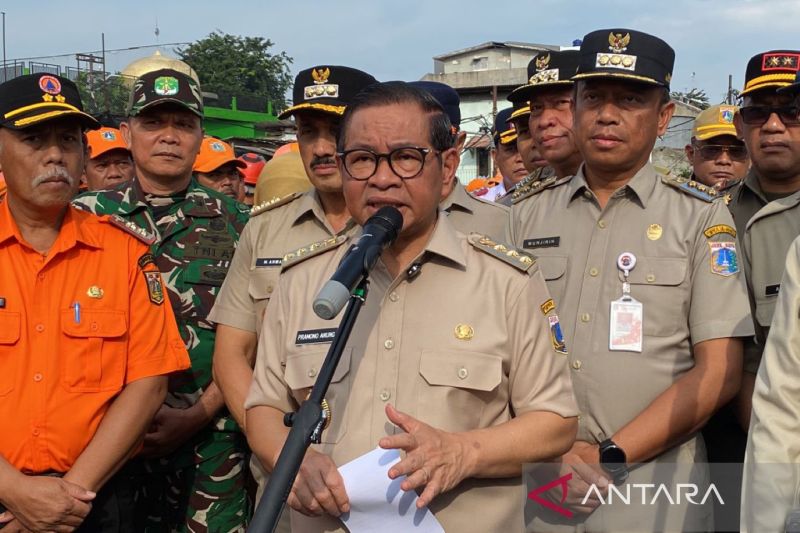 Pramono minta seluruh jajaran bekerja dengan hati dalam atasi banjir