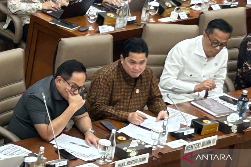 erick-thohir-proyeksikan-perum-akan-setor-dividen-rp200-300-miliar
