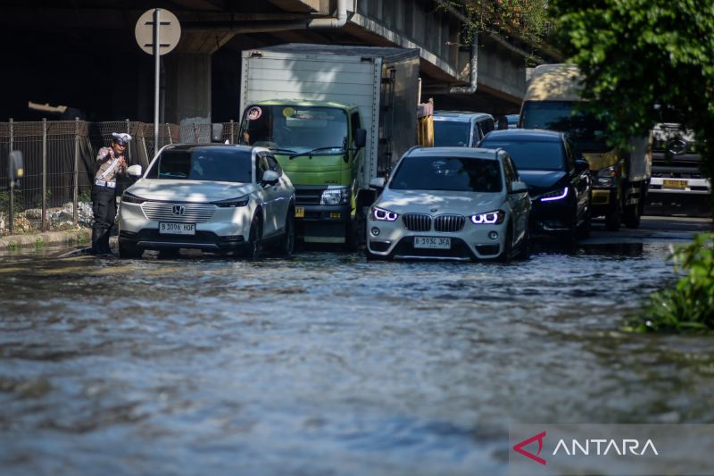 komponen-komponen-mobil-yang-sebaiknya-rutin-dicek-selama-musim-hujan