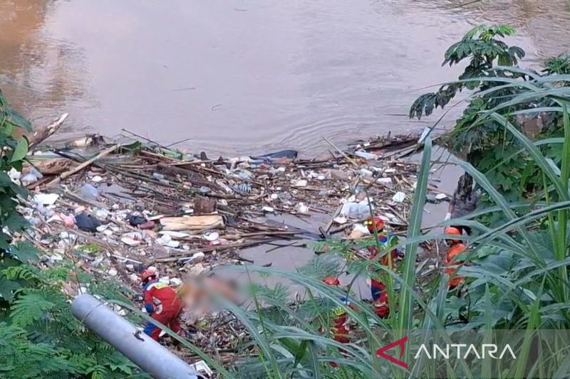 mayat-tanpa-kepala-ditemukan-warga-di-kali-ciliwung-kawasan-pancoran