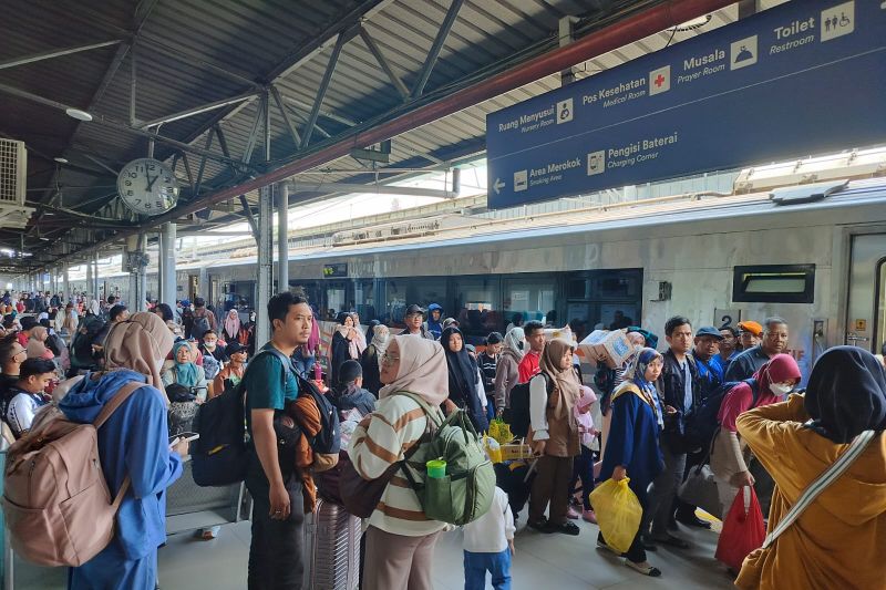 Libur Sekolah 2025: Penjualan Tiket Tembus 4,42 Juta, Okupansi Capai 118,70%
