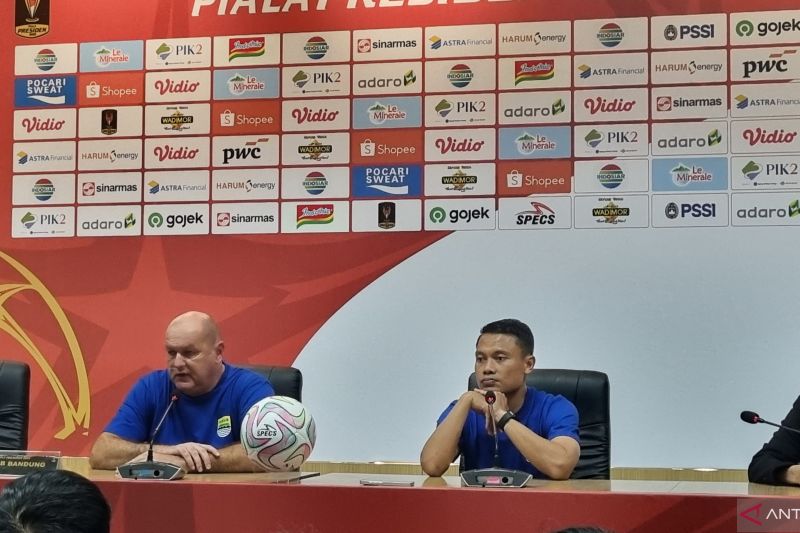 Bojak Hodak tak khawatir Persib ditahan imbang Dewa United