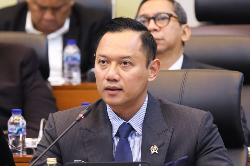 menko-ipk-terus-kawal-program-giant-sea-wall-dan-kereta-cepat