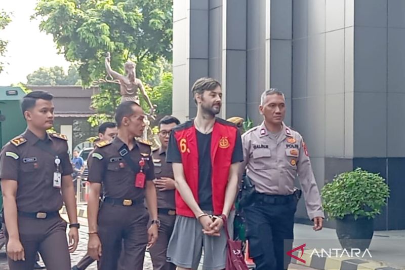 kejaksaan-ri-serahkan-termohon-ekstradisi-ke-pemerintah-rusia