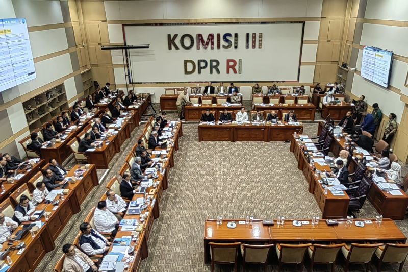 Komisi III raker dengan KPK, PPATK, BNN bahas anggaran 2026