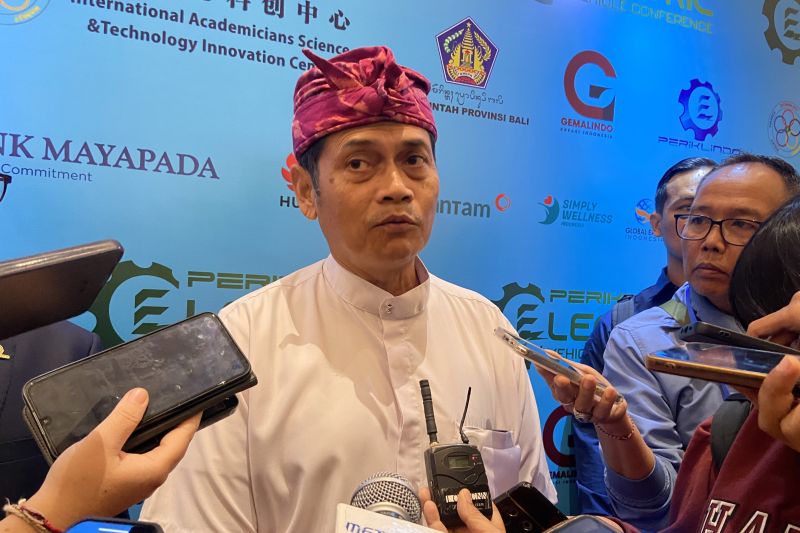 dishub-batasi-truk-sumbu-tiga-masuk-bali-buntut-jalan-jebol-bajera