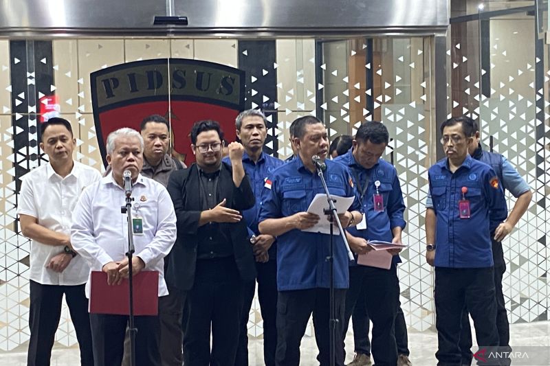 Kejagung tetapkan Riza Chalid dan 8 tersangka baru kasus minyak mentah