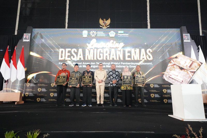 Menteri P2MI resmikan 5 Desa Migran Emas di Gresik
