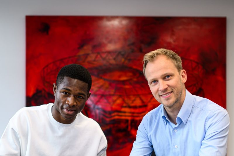 Bayer Leverkusen datangkan penyerang muda Christian Kofane