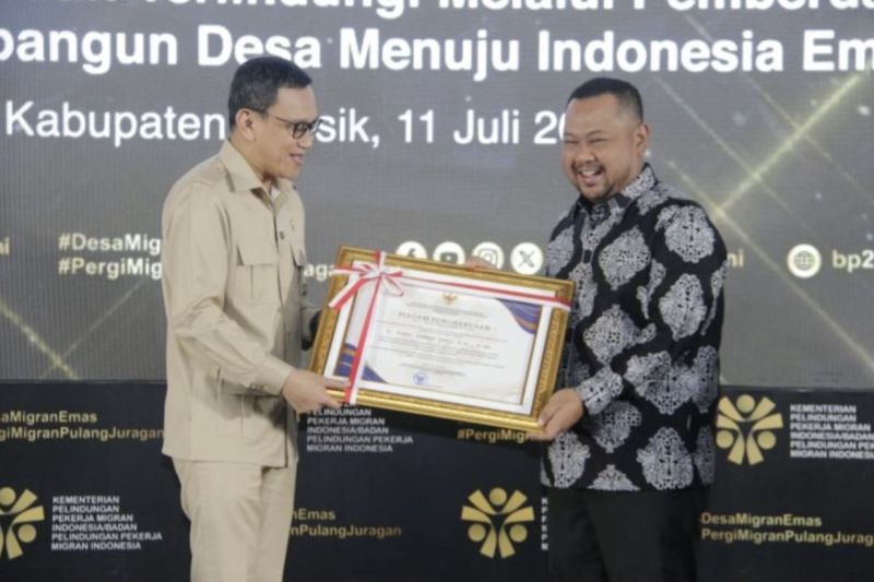 menteri-ppmi-luncurkan-desa-migran-emas-di-gresik