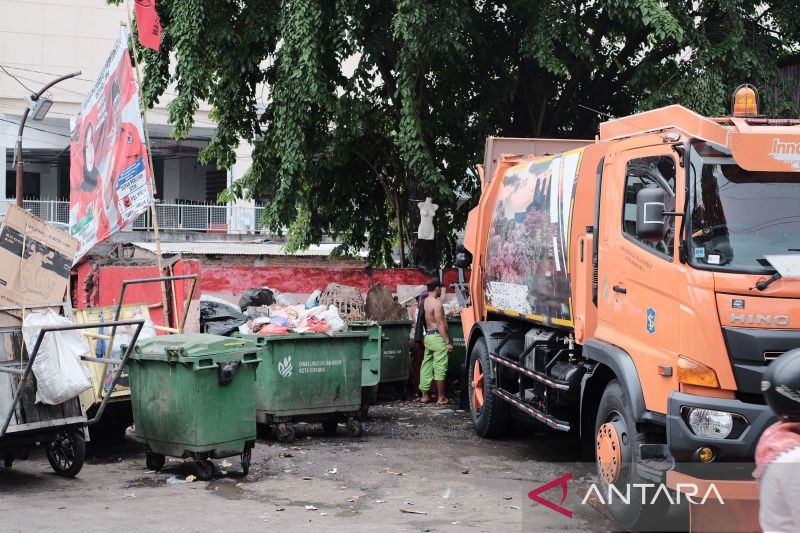 Pemkot Surabaya beri bonus pelapor pembuang sampah sembarangan