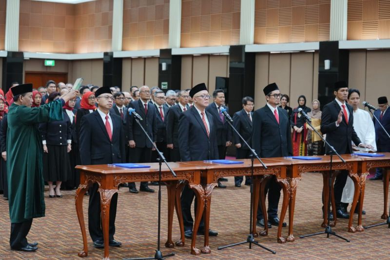 gubernur-bi-perry-warjiyo-lantik-empat-kepala-perwakilan