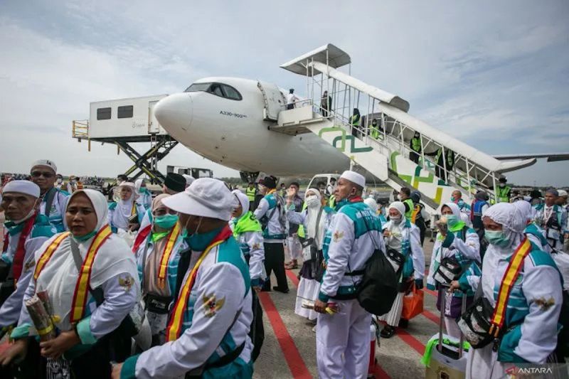 garuda-indonesia-ketepatan-waktu-angkutan-haji-2025-capai-962-persen