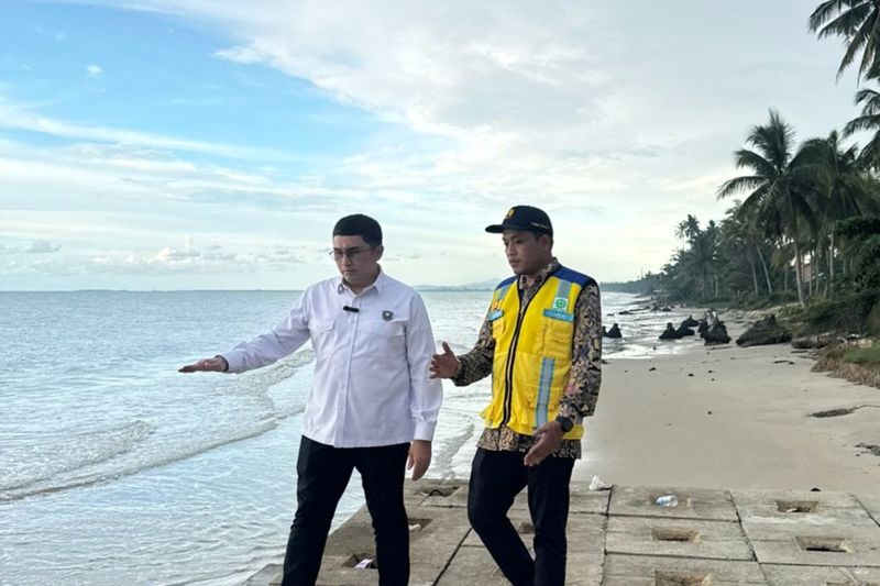 Kemenko Infrastruktur janji perjuangkan bangun pengaman pantai Kalbar