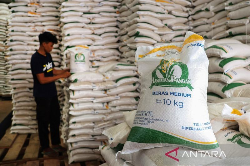 Bulog siap salurkan bantuan pangan beras kepada 18,27 juta penerima