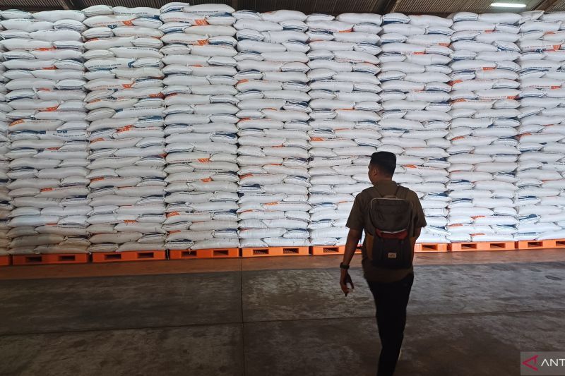 bulog-tanjungpinang-siapkan-497-ton-bantuan-beras-untuk-24877-kpm