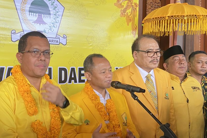 anggota-dpr-usul-tingkatkan-impor-migas-amerika-buat-negosiasi-tarif-trump